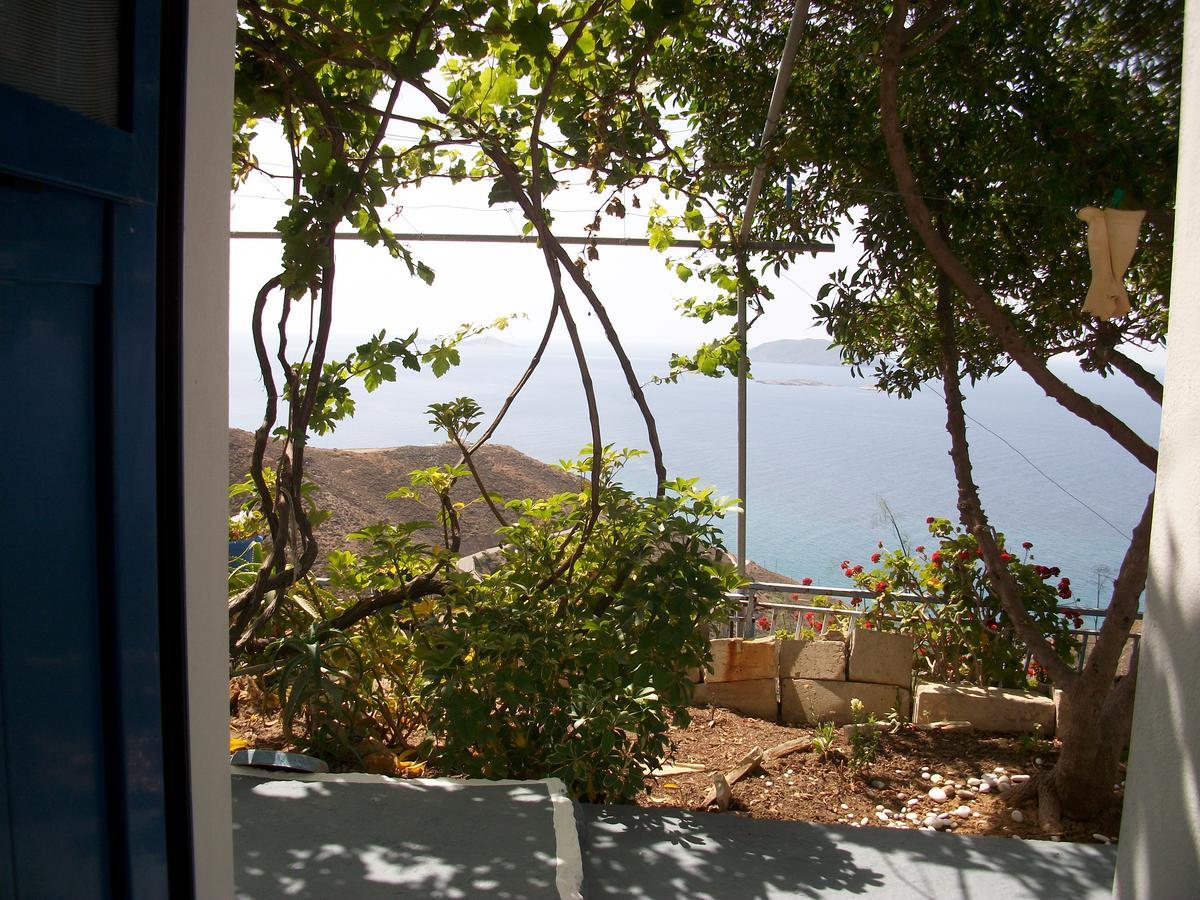 Floras Rooms And Studios Ανάφη Εξωτερικό φωτογραφία