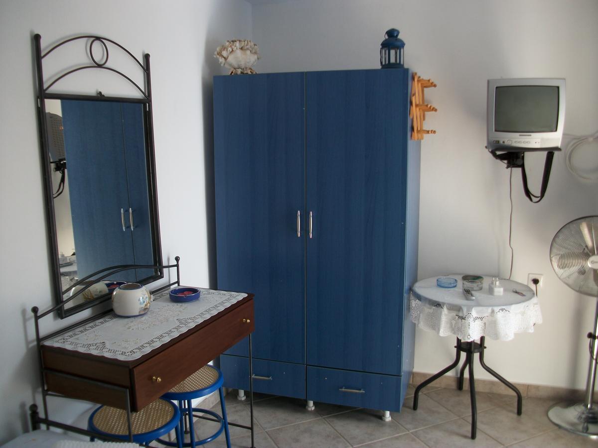 Floras Rooms And Studios Ανάφη Εξωτερικό φωτογραφία