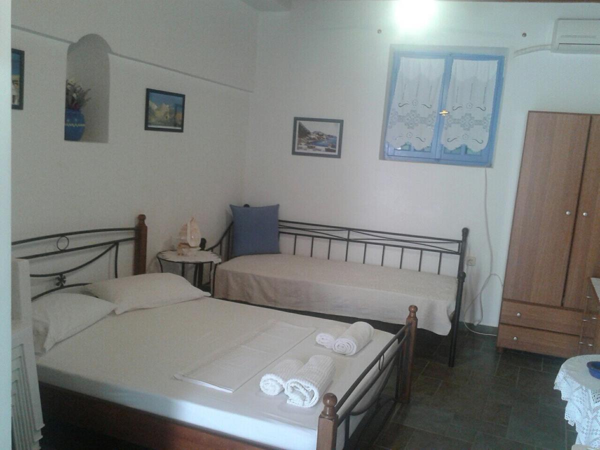 Floras Rooms And Studios Ανάφη Εξωτερικό φωτογραφία
